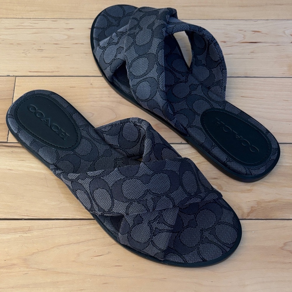 Coach Women's Link Criss Cross Slide In Signature Jacquard Patterned Sandals